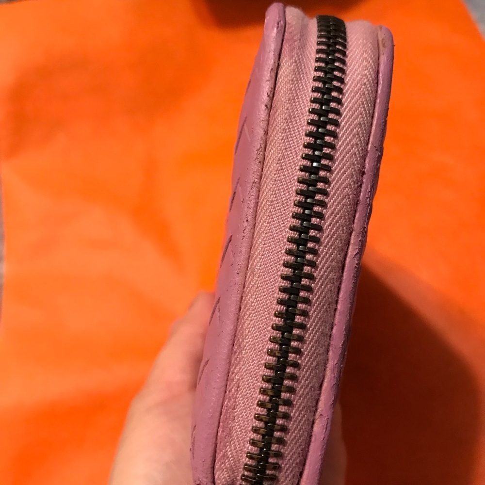 Bottega Veneta zippy wallet in pink authentic - Picture 3 of 12